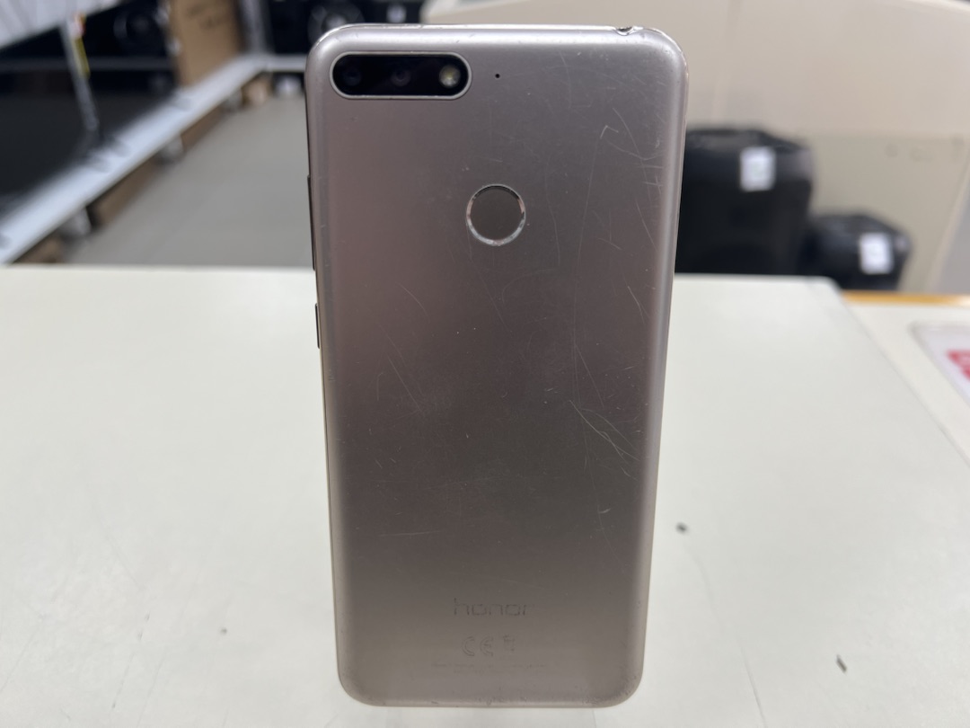 Смартфон Honor 7C 3/32