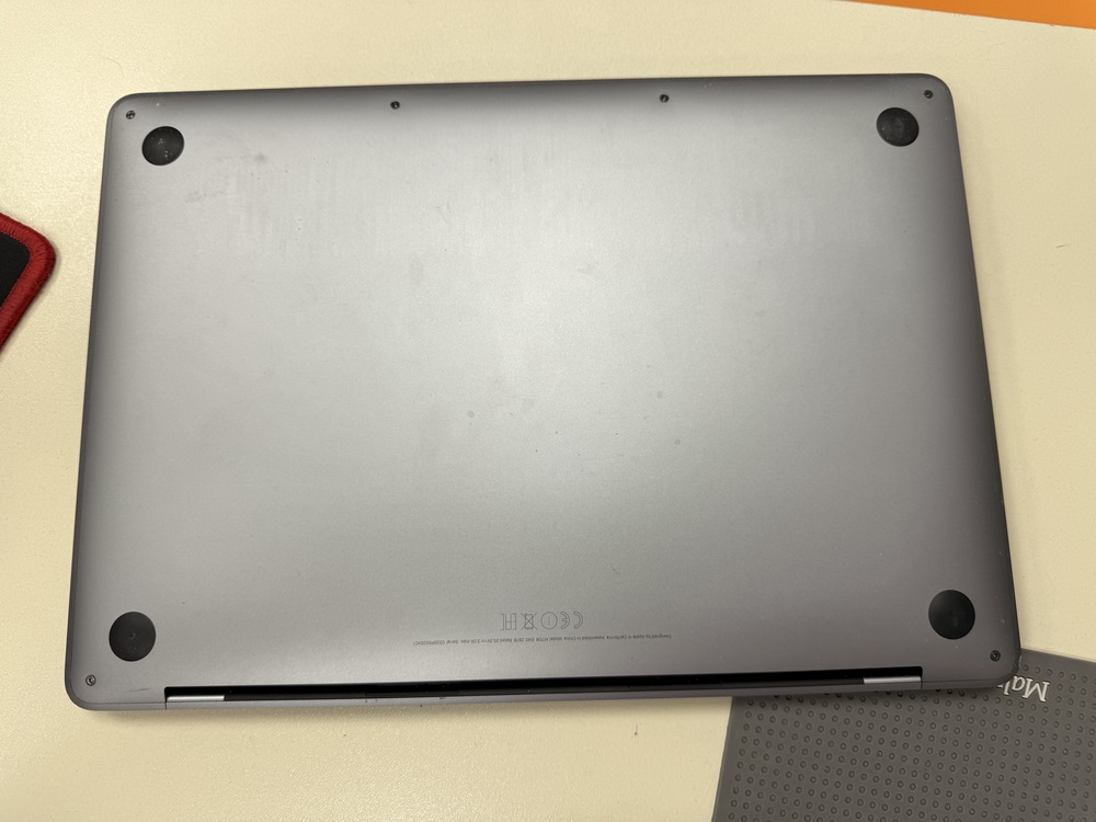 Ноутбук Apple MacBook Pro i5 (13 дюймов два порта Thunderbolt 3 2016) A1708