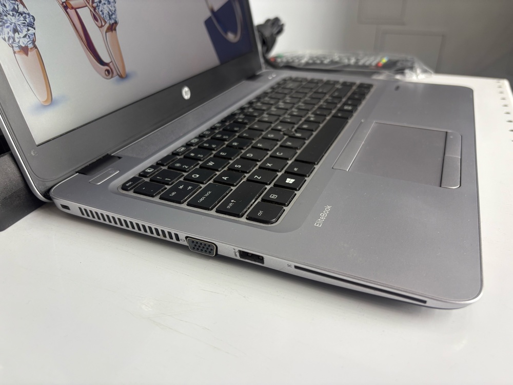 Ноутбук HP Bang Olufsen Elite Book; PRO A10-8730B, Radeon R5 series, 8 Гб, 128 Гб, Нет