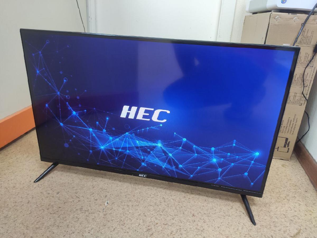 LED Телевизор HEC R1 32 HD;