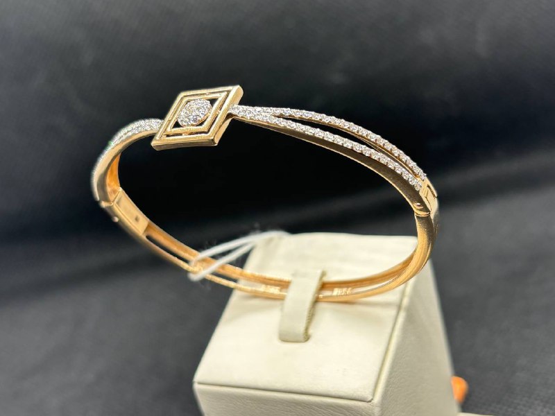 Б585 БРАСЛЕТ С КАМНЯМИ (Au 585)