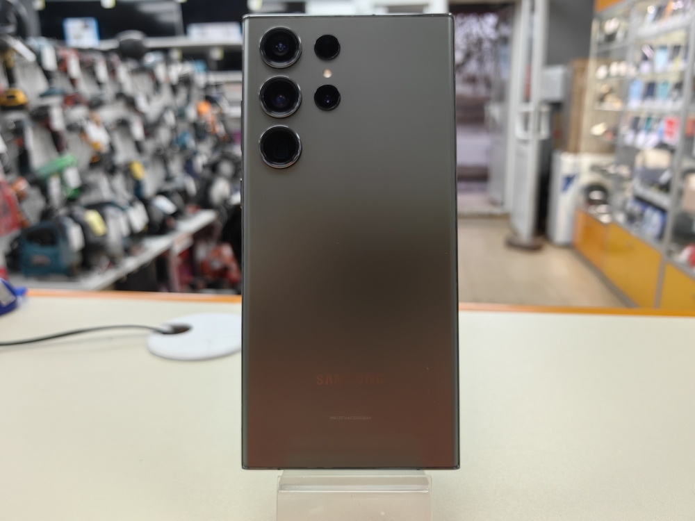 Смартфон Samsung Galaxy S23 Ultra 256Gb