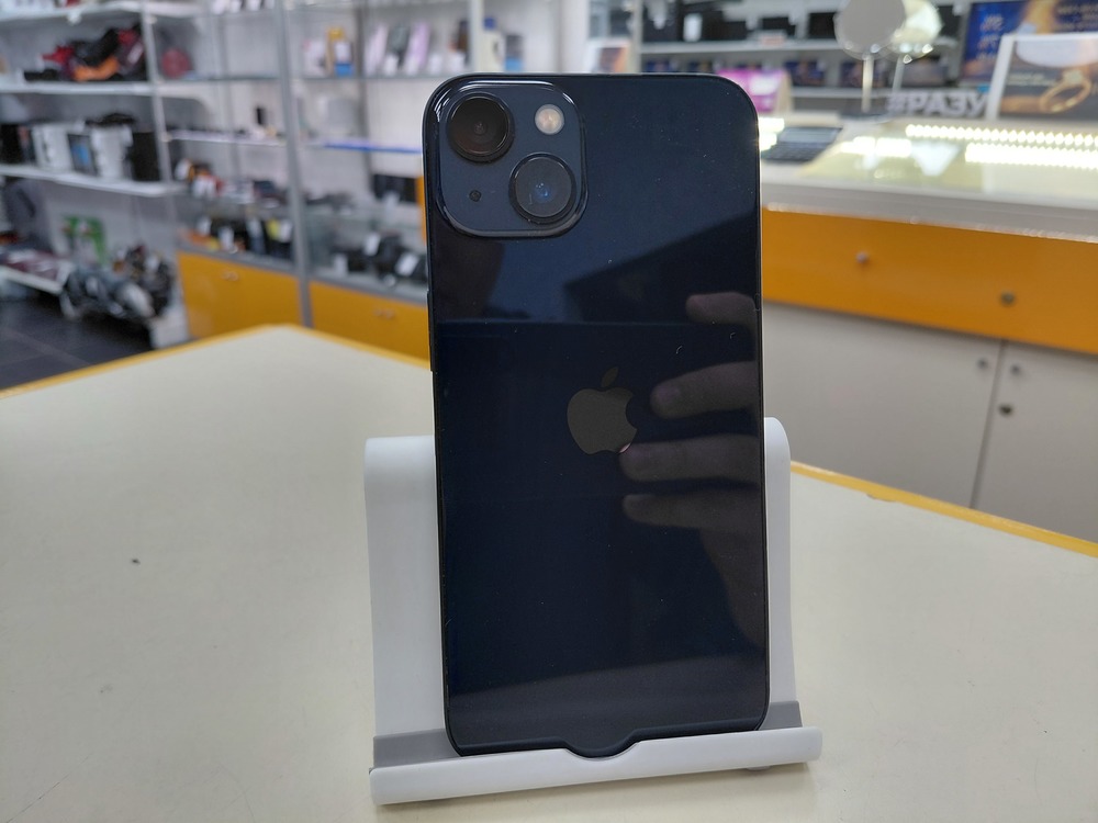 Смартфон Apple iPhone 13 128Gb
