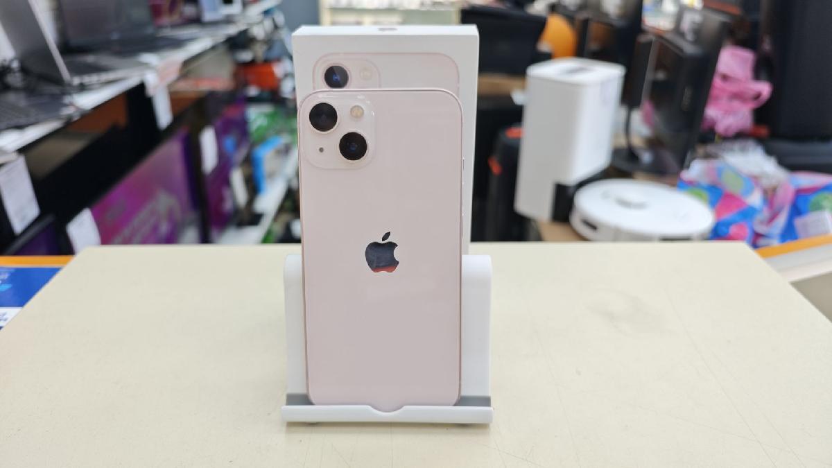 Смартфон Apple iPhone 13 128Gb