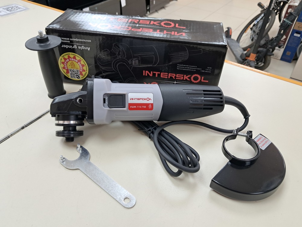 Угловая шлифмашина Интерскол 115/750 (760.1.0.70)