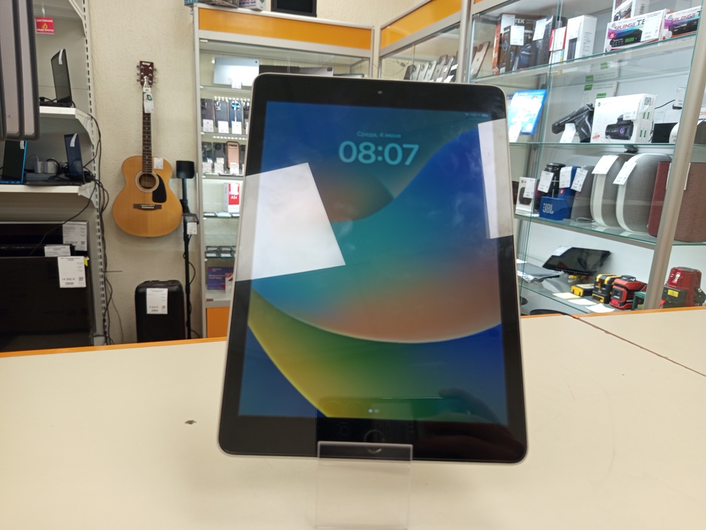 Планшет iPad 5 2017 Wi-Fi 32GB