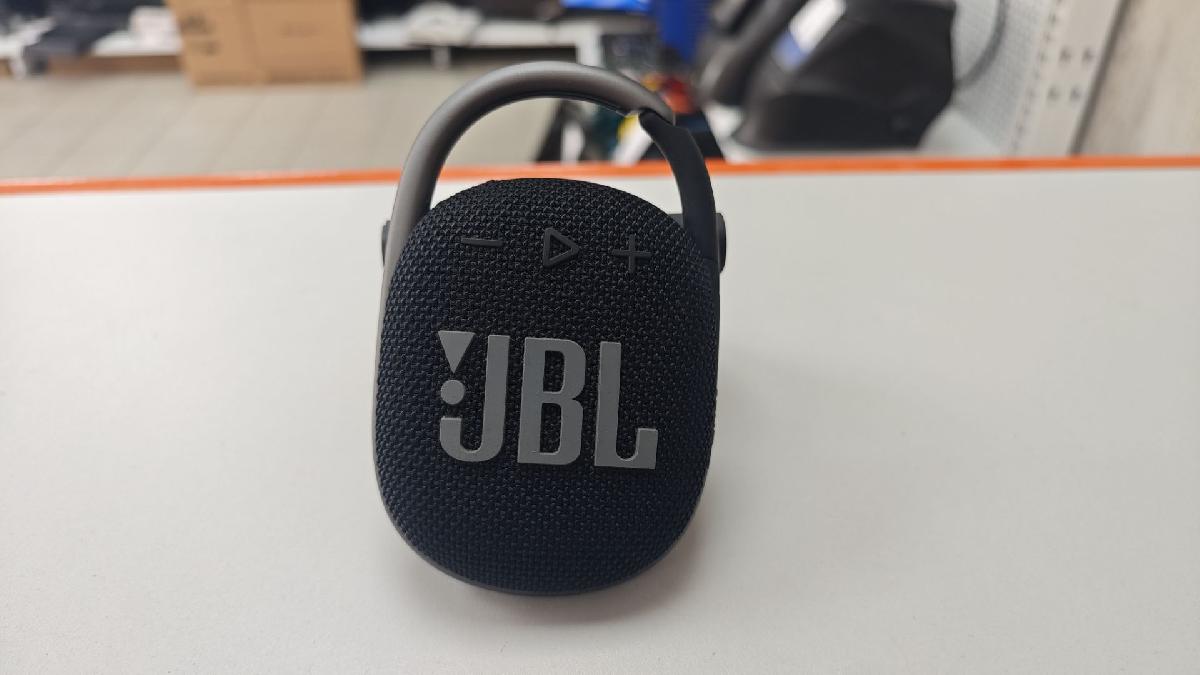 Портативная акустика JBL Clip 4