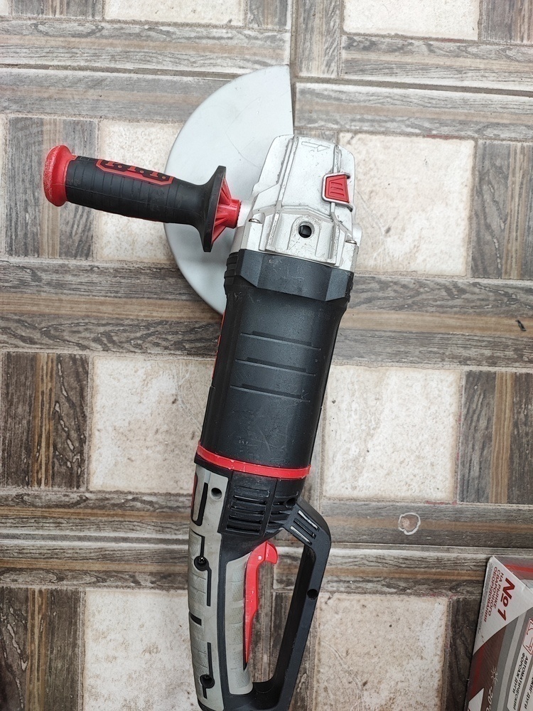 Угловая шлифмашина P.I.T. PWS230-C4