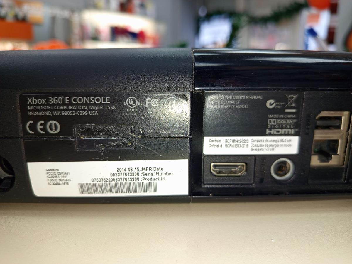 Игровая приставка Xbox 360;