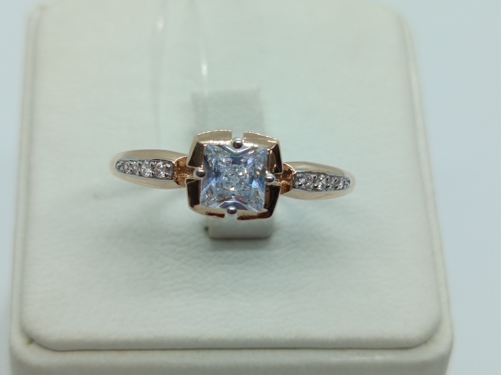 КОЛЬЦО С КАМНЯМИ (Au 585)