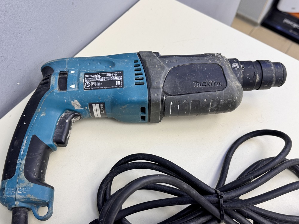 Перфоратор Makita HR2470