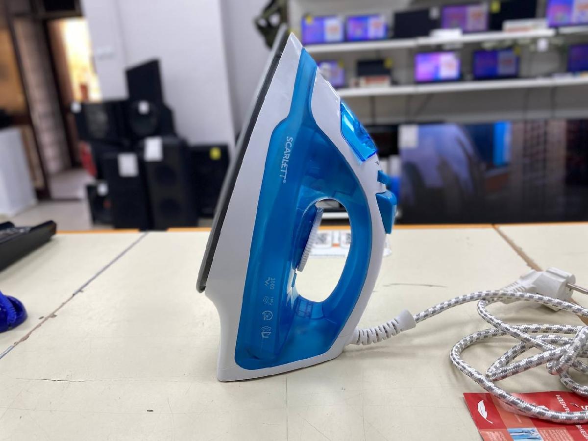 Утюг Scarlett SC-S130P12