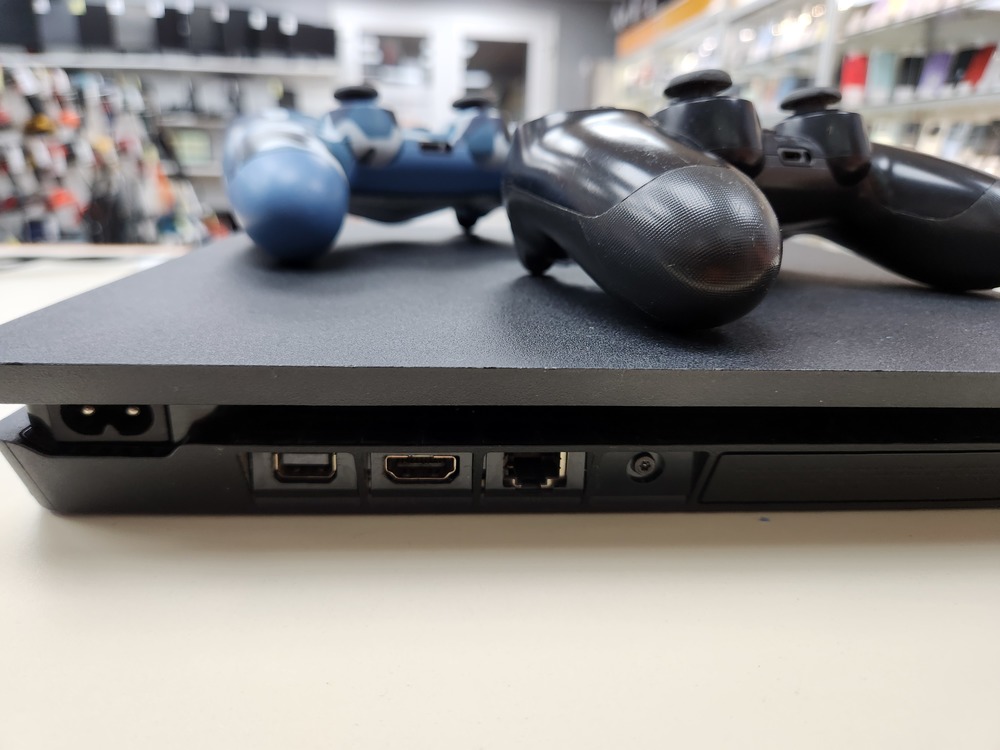 Игровая приставка PlayStation 4 Slim 500GB