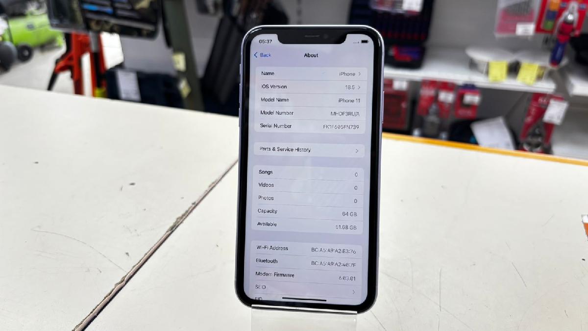 Смартфон Apple iPhone 11 64Gb