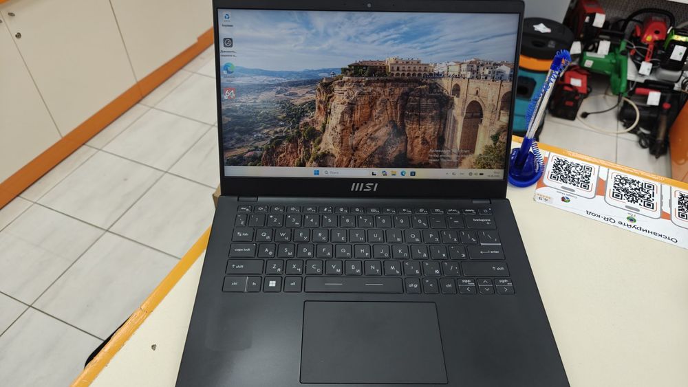 Ноутбук MSI Modern 14 c12M; Core i3-1215U, Intel UHD Graphics, 8 Гб, 256 Гб, Нет