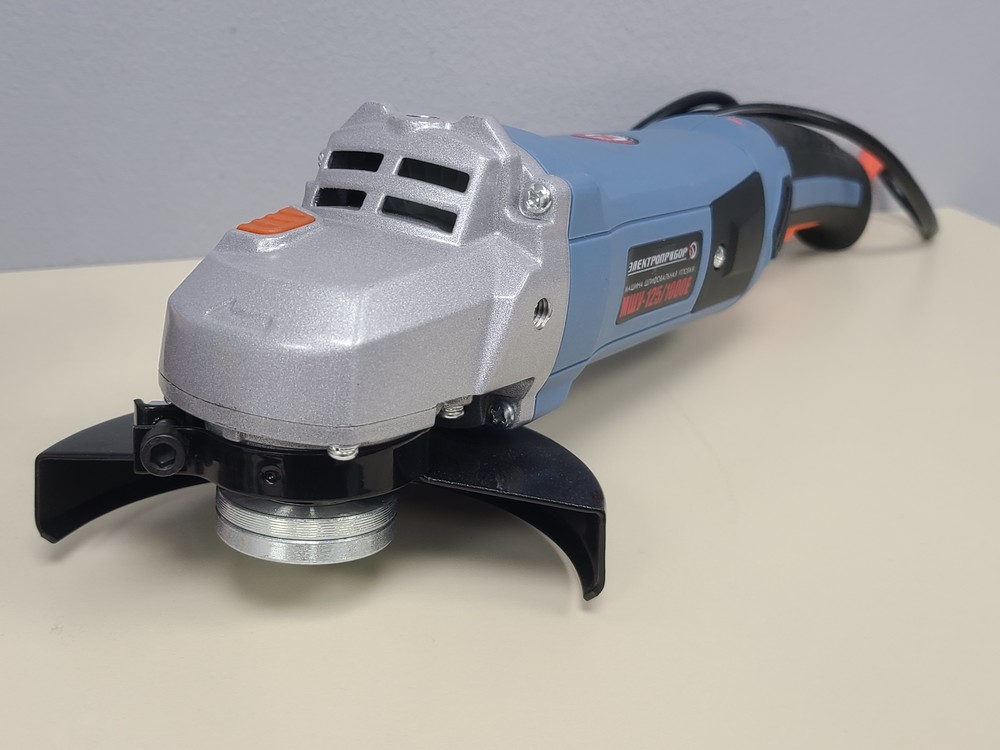 Угловая шлифмашина Электроприбор УШМ-125/1000Е