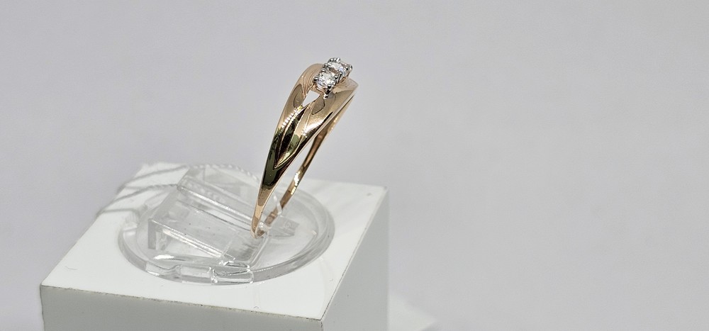 КОЛЬЦО С КАМНЯМИ (Au 585)