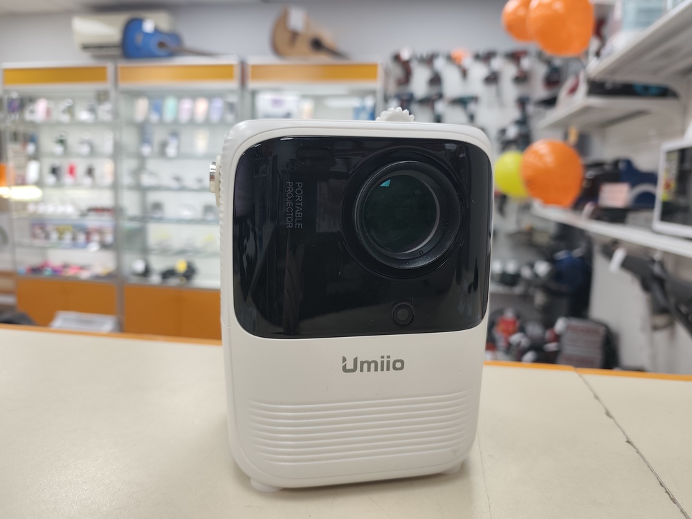 Проектор Umiio A008
