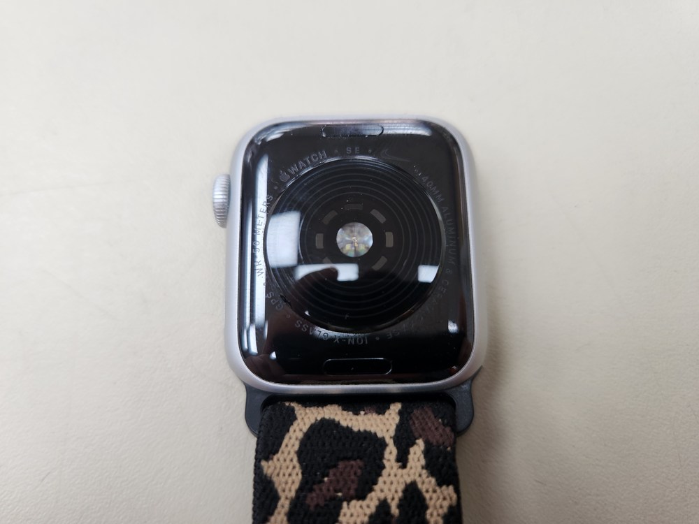 Смарт-часы Apple Watch SE 2020 40mm