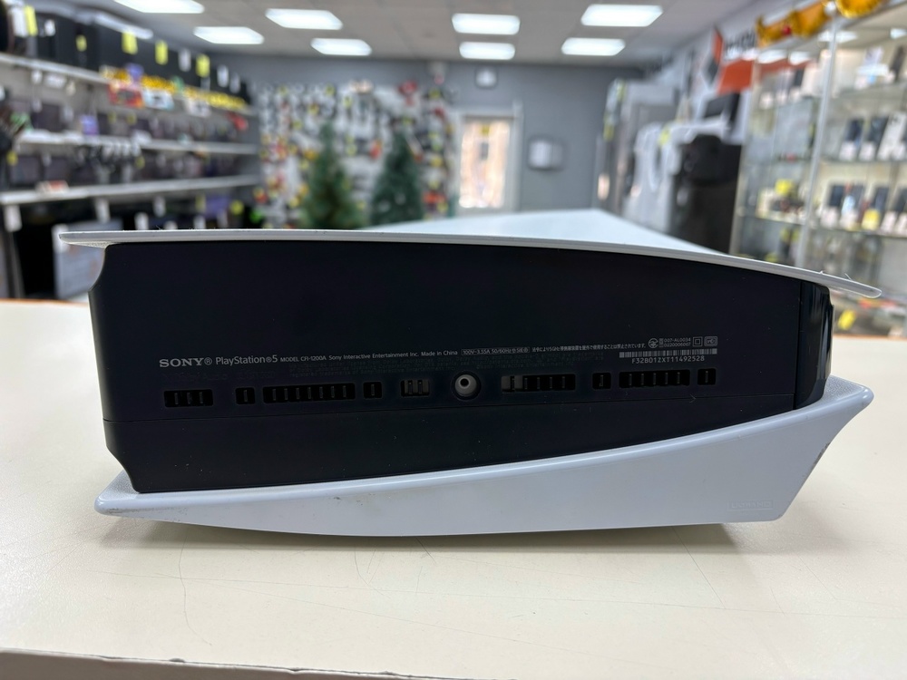 Игровая приставка PlayStation 5 825Gb (С дисководом)