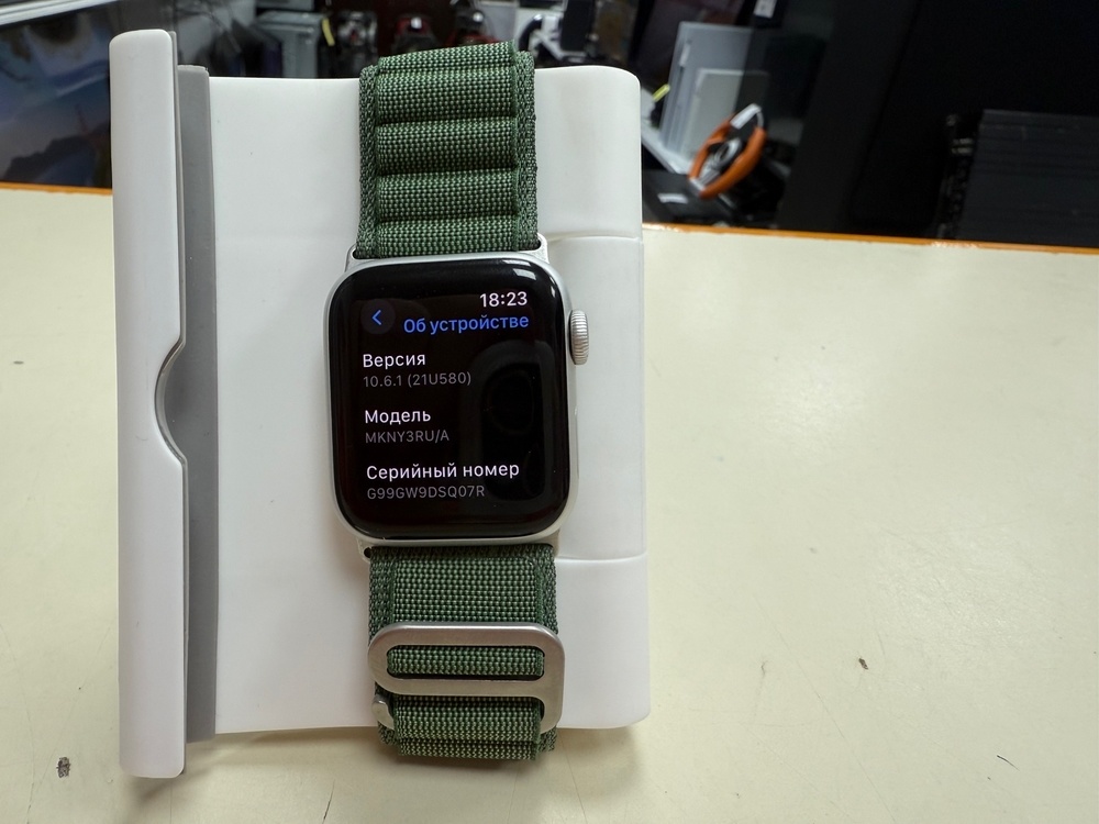 Смарт-часы Apple Watch SE 2020 40mm