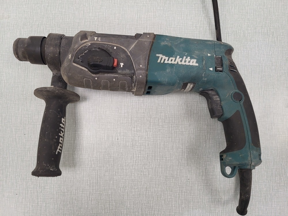 Перфоратор Makita HR 2470