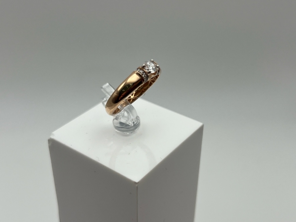 КОЛЬЦО С КАМНЯМИ (Au 585)