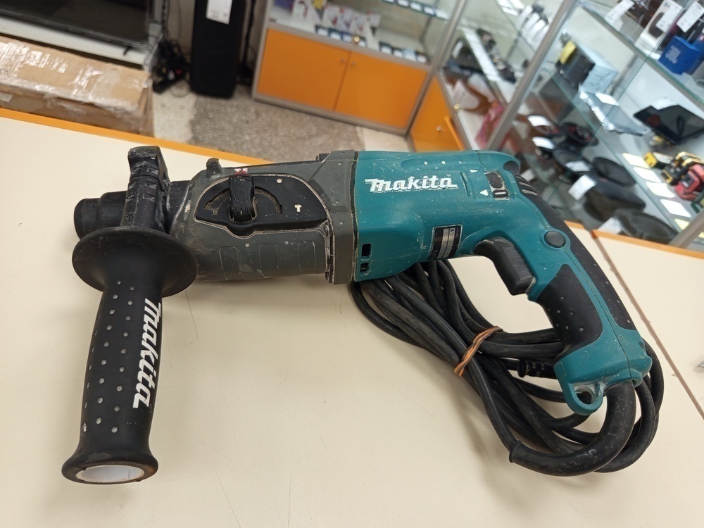 Перфоратор Makita HR2470