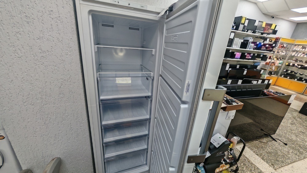 Морозильная камера Beko B1RFNK292W