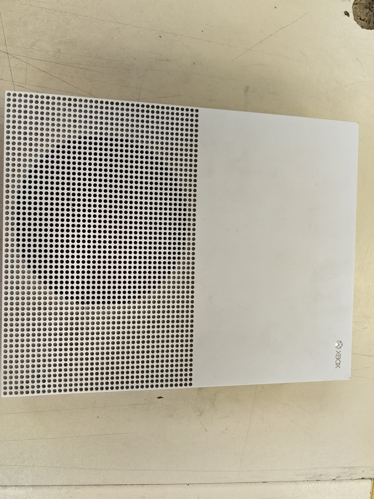 Игровая приставка Xbox One S 500Gb Игровая приставка Xbox One S 500Gb
