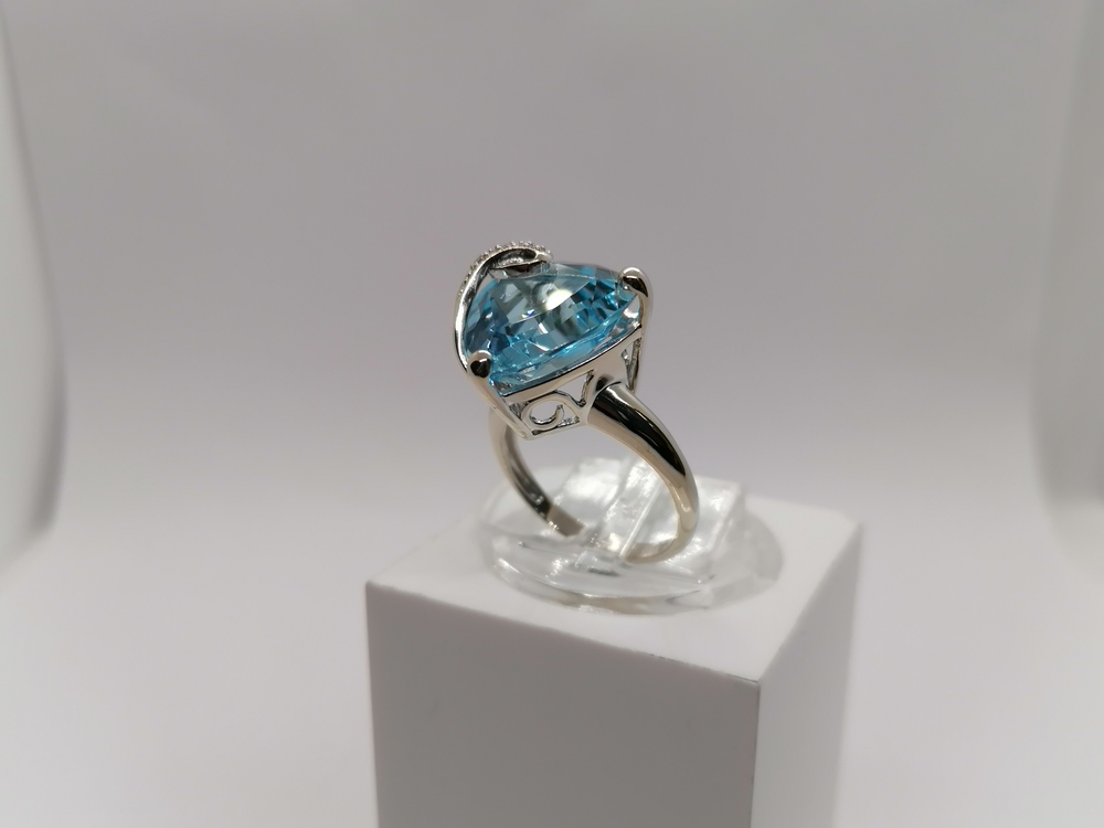 КОЛКМИ585 КОЛЬЦО С КАМНЯМИ (Au 585)