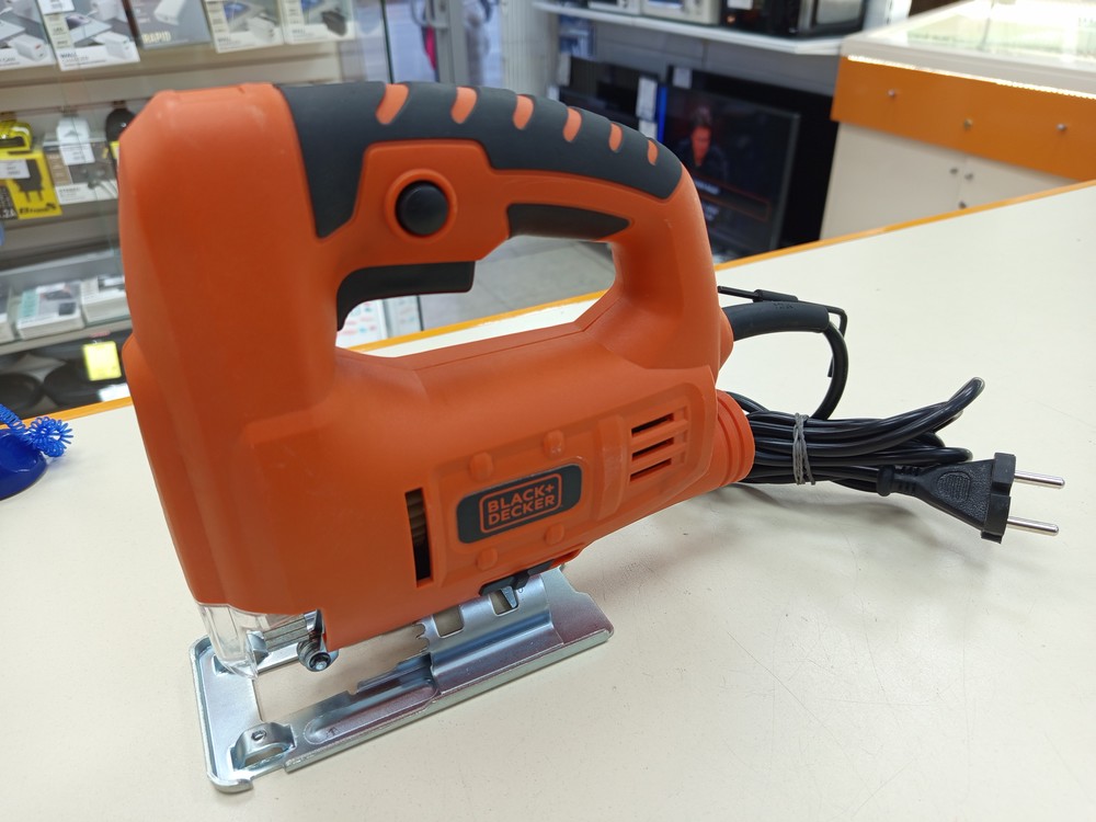 Лобзик Black & Decker JS10
