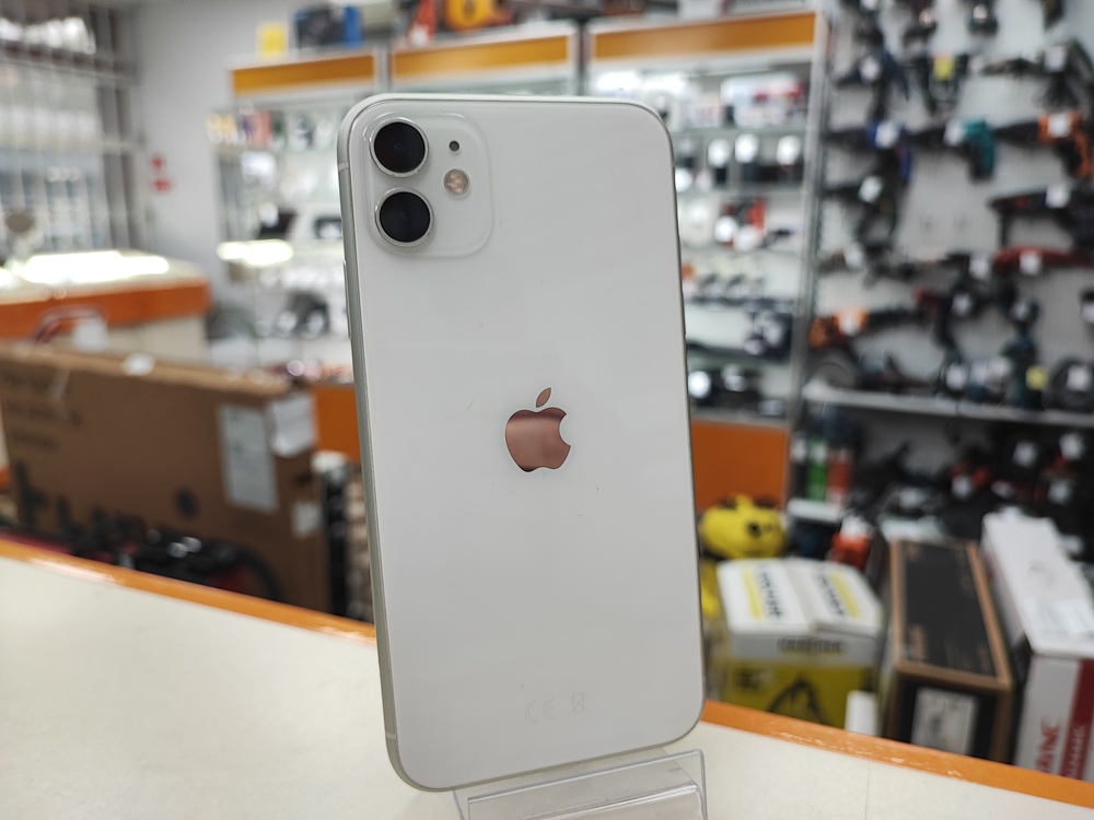 Смартфон Apple iPhone 11 64Gb