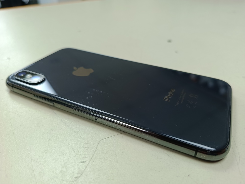 Смартфон Apple iPhone X 64Gb