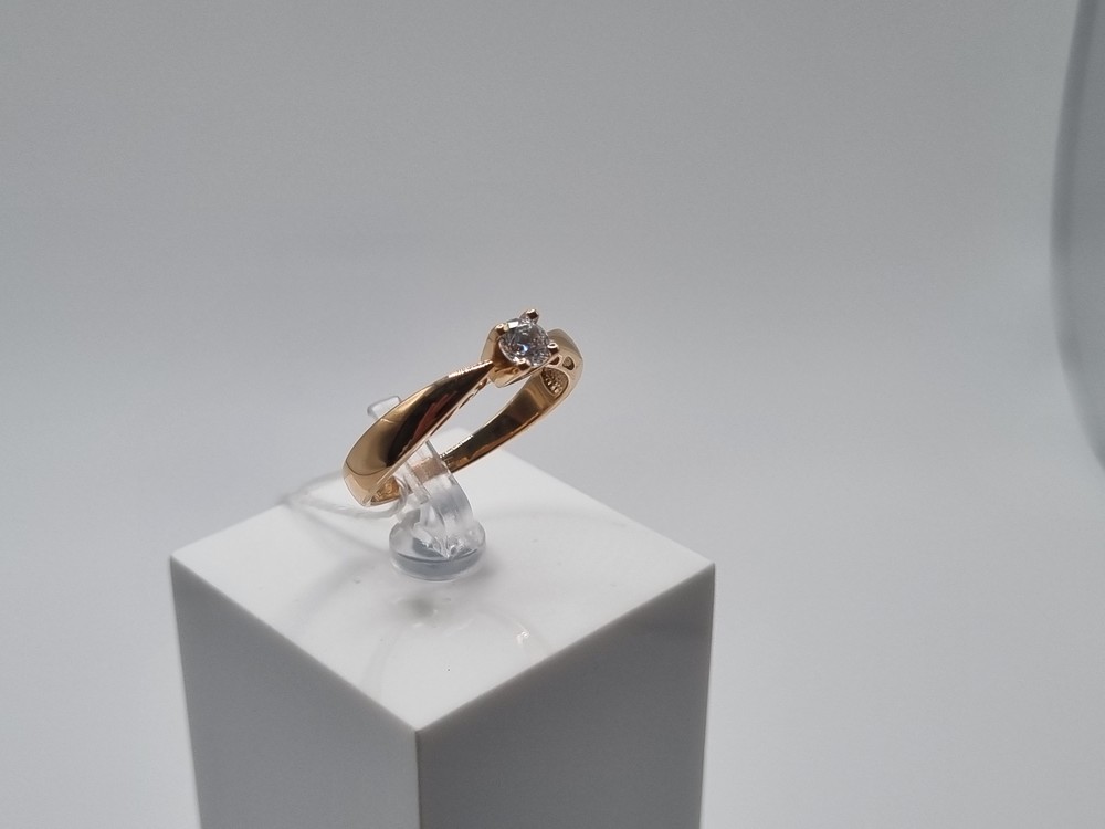 КОЛКМ585 КОЛЬЦО С КАМНЕМ (Au 585)