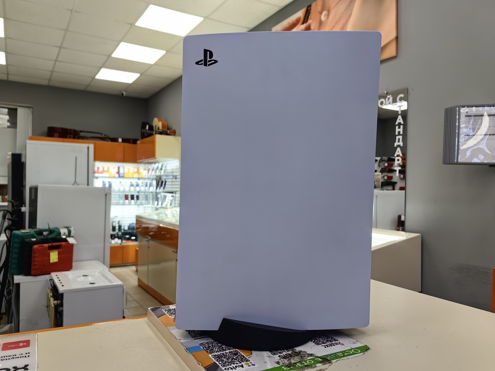 Игровая приставка PlayStation 5 825Gb (С дисководом)