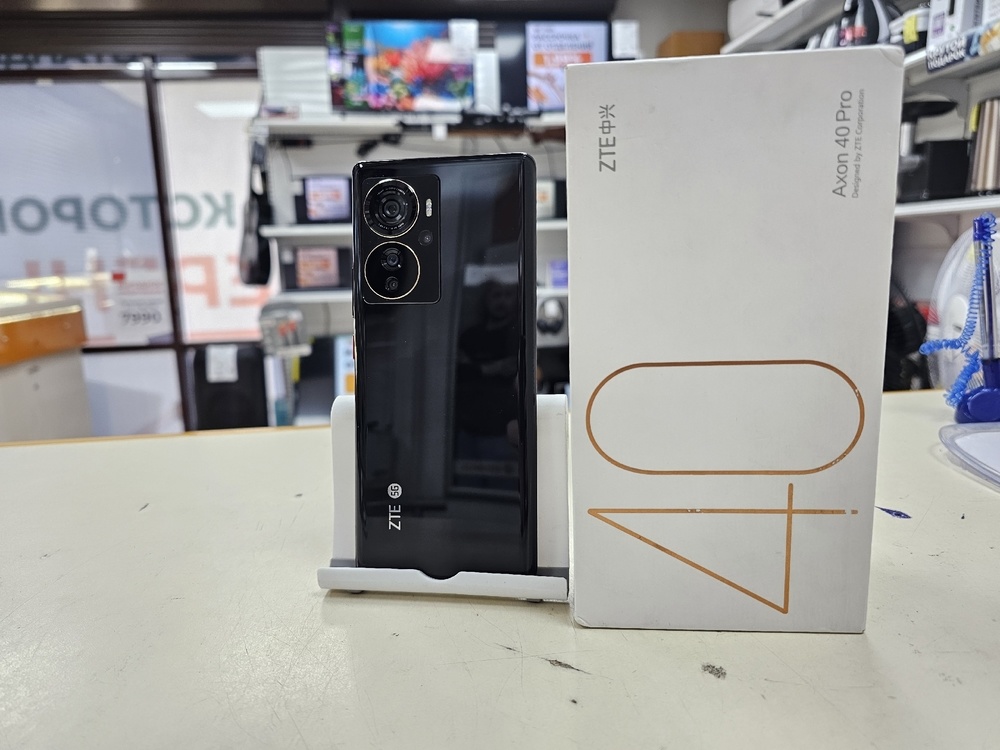 Смартфон ZTE Axon 40 Pro 8\256