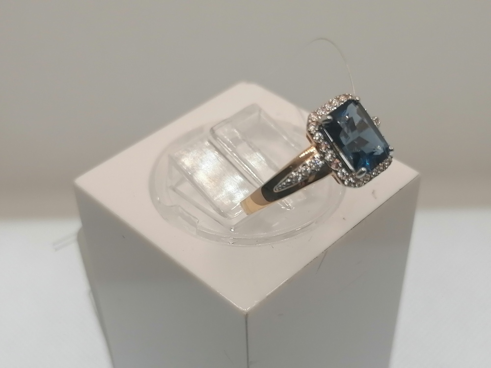 КОЛЬЦО ЛОНДОН-ТОПАЗ с камнями (Au 585)