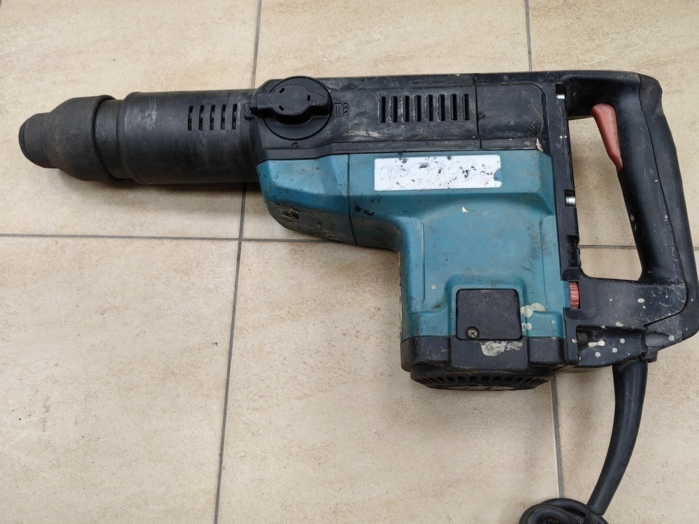 Перфоратор Makita HR5001C