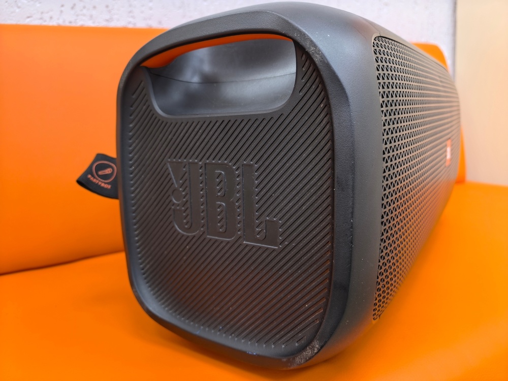 Портативная акустика JBL Partybox on the go