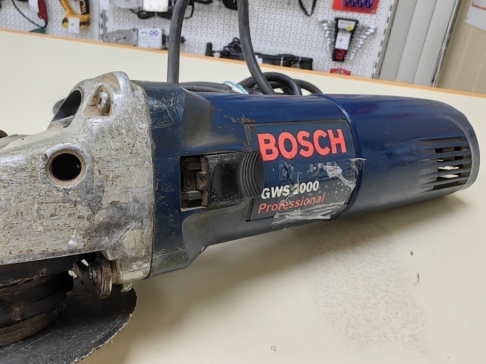 Угловая шлифмашина Bosch GWS-1000