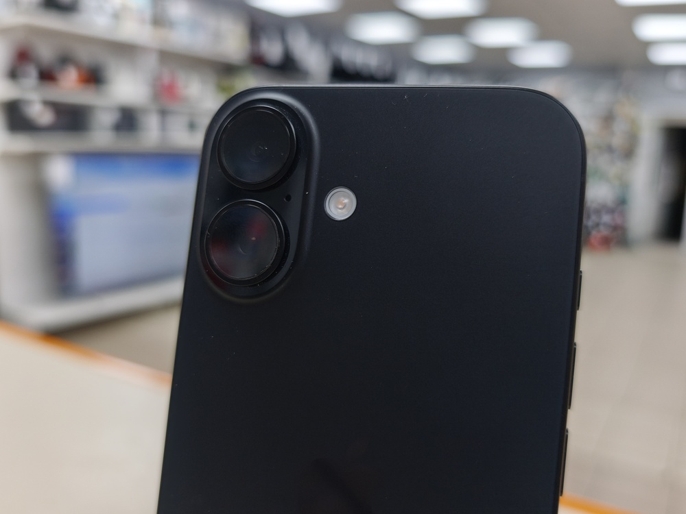 Смартфон Apple Iphone 16 128Gb