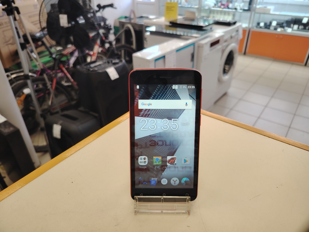 Смартфон Fly FS505