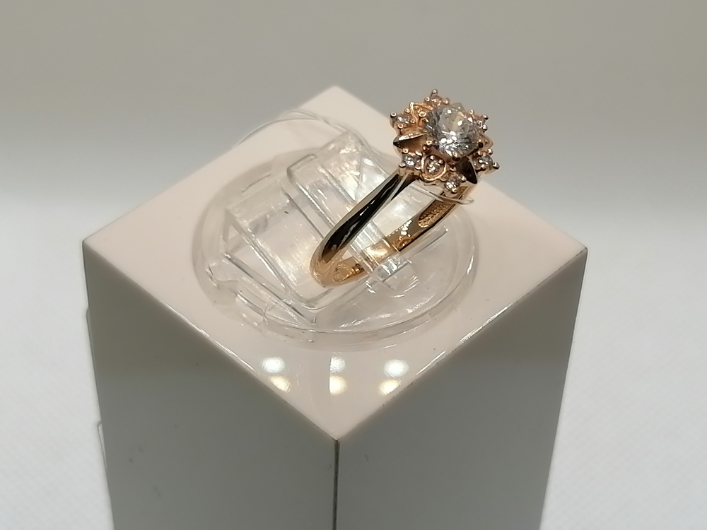 КОЛЬЦО С КАМНЯМИ (Au 585)