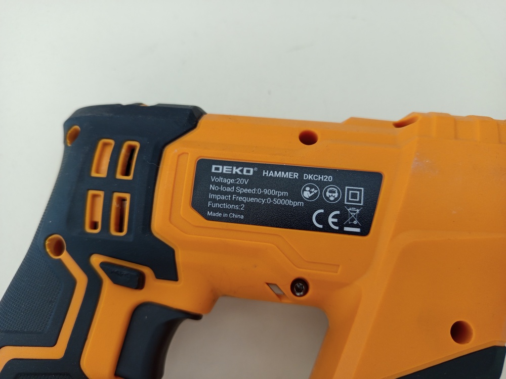 Перфоратор Deko DKCH20