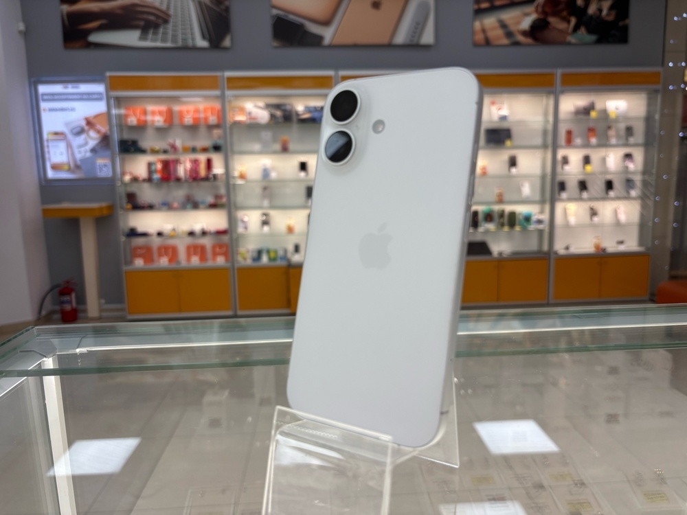 Смартфон Apple Iphone 16 256Gb