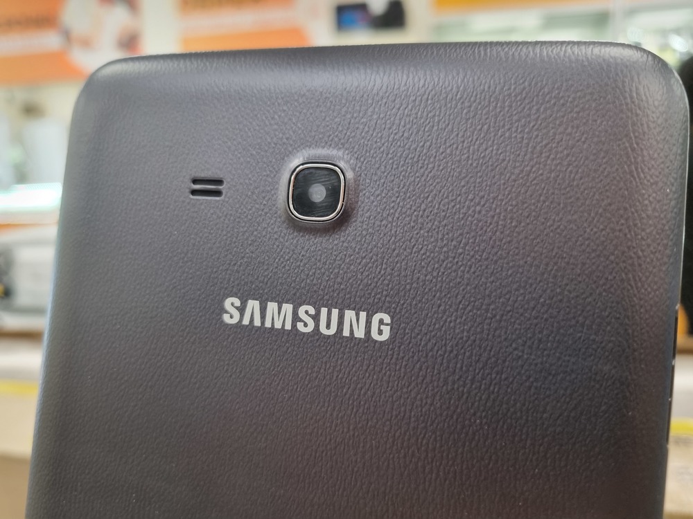 Планшет Samsung TAB 3 7.0 LITE SM-T111 8GB