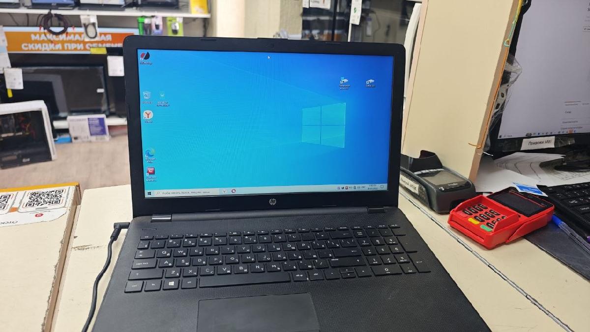 Ноутбук HP 15-rb040ur; AMD, E2, E2-9000e, AMD, Radeon R2 series, 4 Гб, Нет, 500 Гб