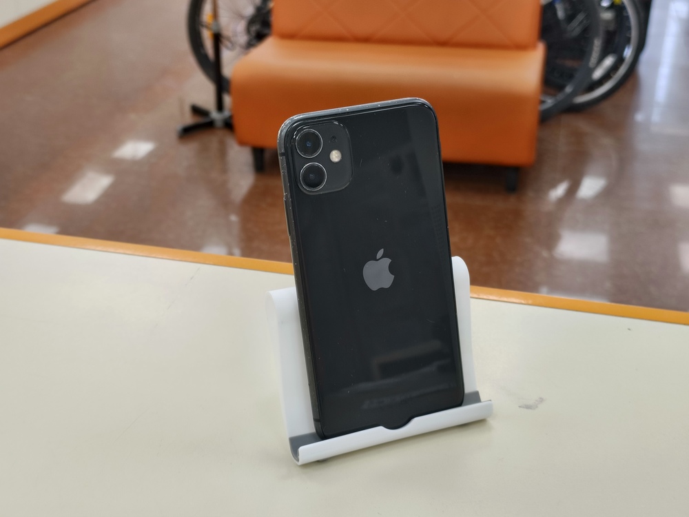 Смартфон Apple iPhone 11 64Gb