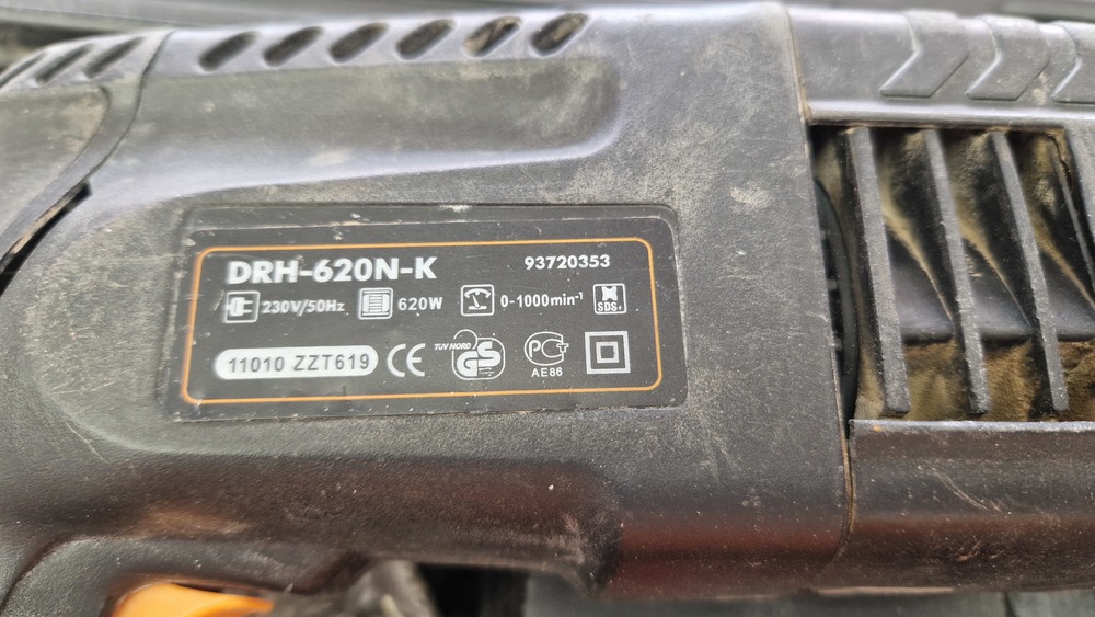 Перфоратор Defort DRH-620N-K